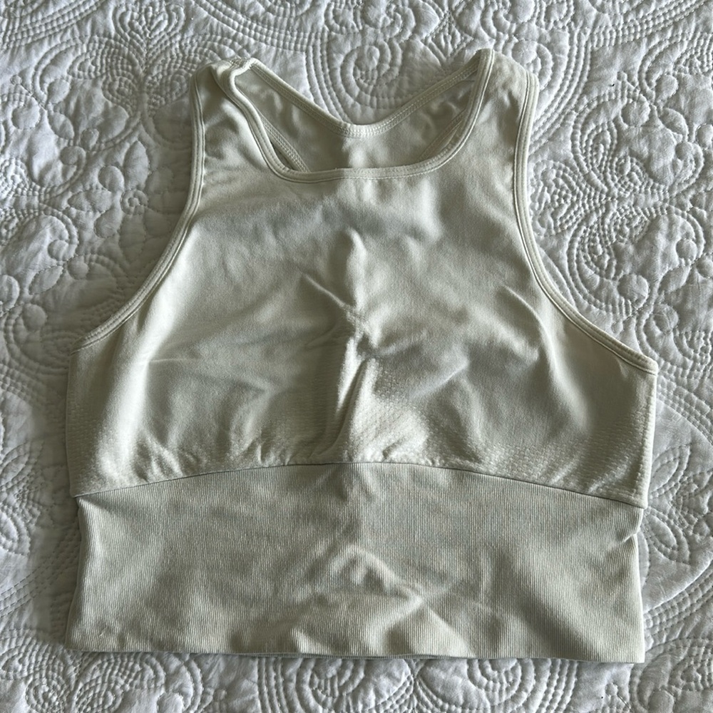 High neck sports bra